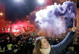 «Τα Χριστούγεννα θέλω Δημοκρατία»