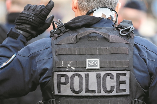 Τώρα η σειρά των Μπλε Φάρων!