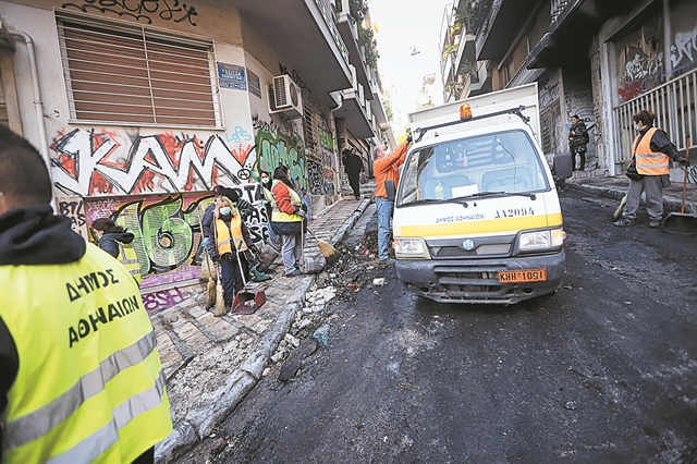 «Είμαστε υπό πολιορκία» λένε οι κάτοικοι των Εξαρχείων