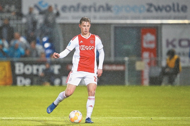 «Τρέχει» (και) για τον Ντε Γιονγκ