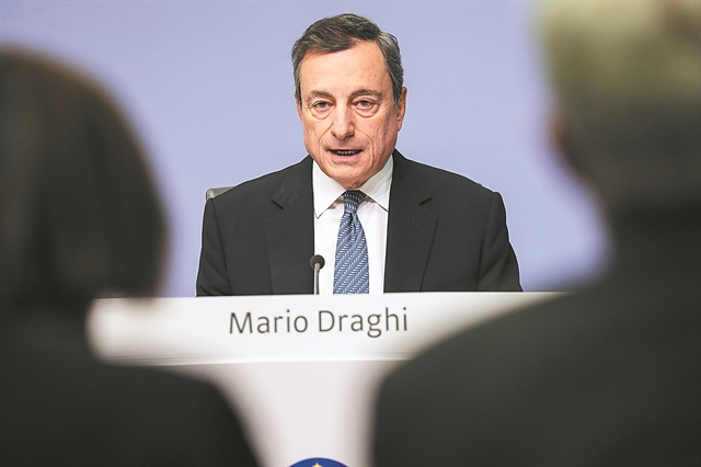 Αυλαία από τον Ντράγκι για το QE των €2,6 τρισ.