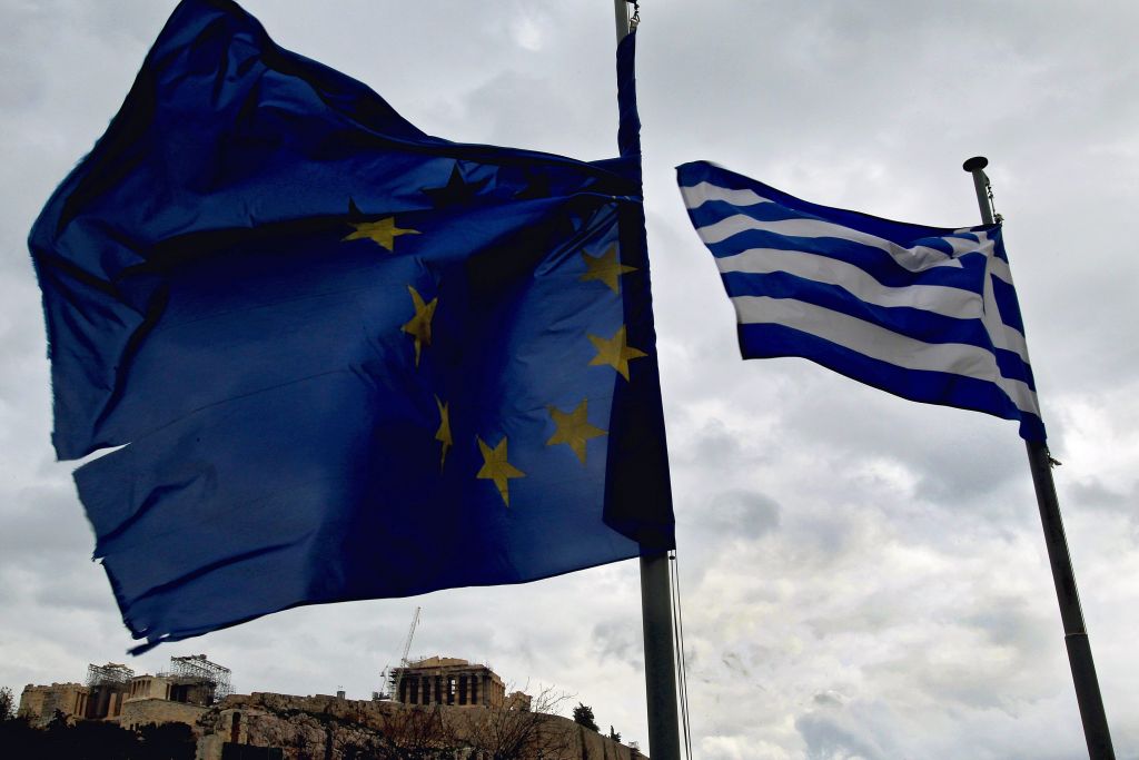 «Συμφωνία μόνο αν η Αθήνα κάνει μια σημαντική κίνηση στις συντάξεις ή τα εργασιακά» λέει αξιωματούχος της ευρωζώνης