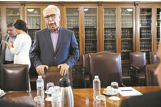 Προεκλογικά παιχνίδια με το διδακτικό προσωπικό