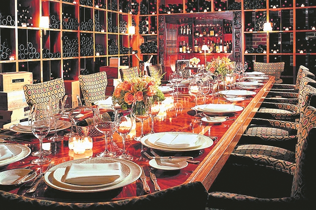 «Granny’s tea» και… νυχτερινές επισκέψεις