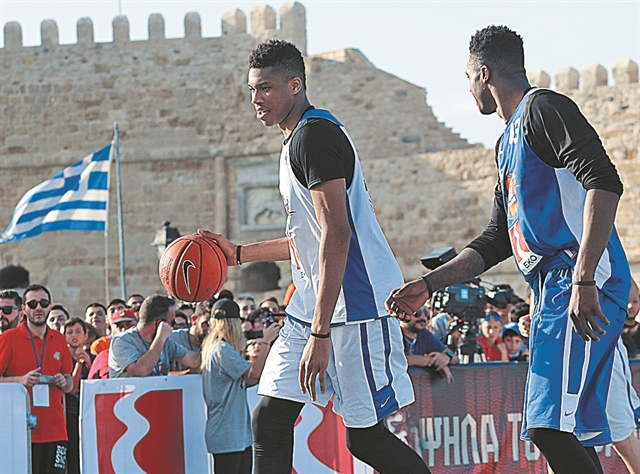 Δεν βρήκε τον Γιάννη, αλλά ιδού ο Θανάσης!