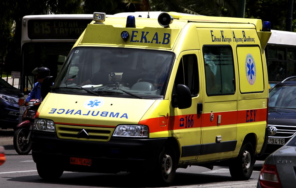 Νεκρό άτομο εντοπίστηκε κατά την κατάσβεση πυρκαγιάς σε αυτοκίνητο στην Αθηνών – Κορίνθου