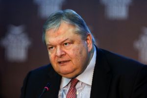 Βενιζέλος: Αθλιο το σενάριο ανταλλαγής των στρατιωτικών