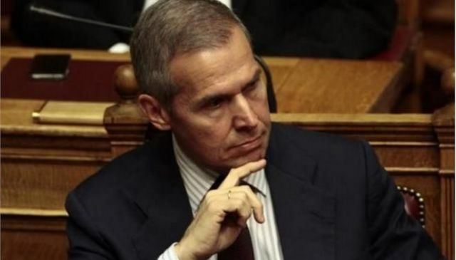 Για ρατσισμό κατηγορεί το υπουργείο Εργασίας τον Δαβάκη