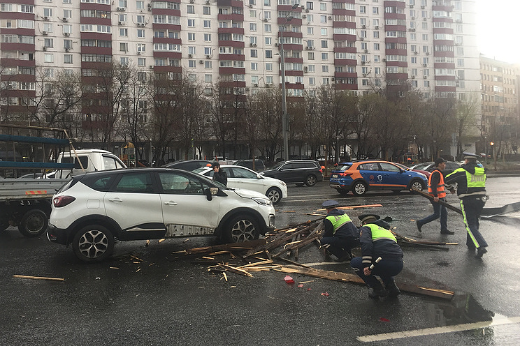 Φονική καταιγίδα στην Μόσχα – Δύο νεκροί και 12 τραυματίες