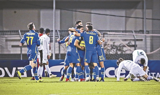 Αρχίζει να λάμπει ξανά