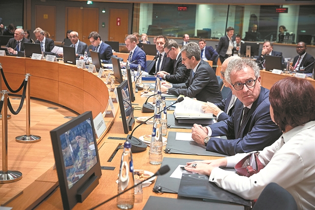 Παιχνίδι με τη φωτιά για τράπεζες και δόση