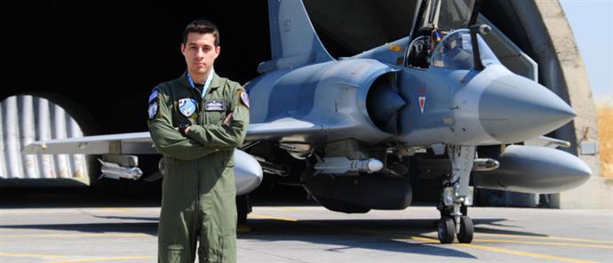 Αυτός είναι ο έλληνας πιλότος της Πολεμικής Αεροπορίας που ανακηρύχθηκε «Best Warrior»