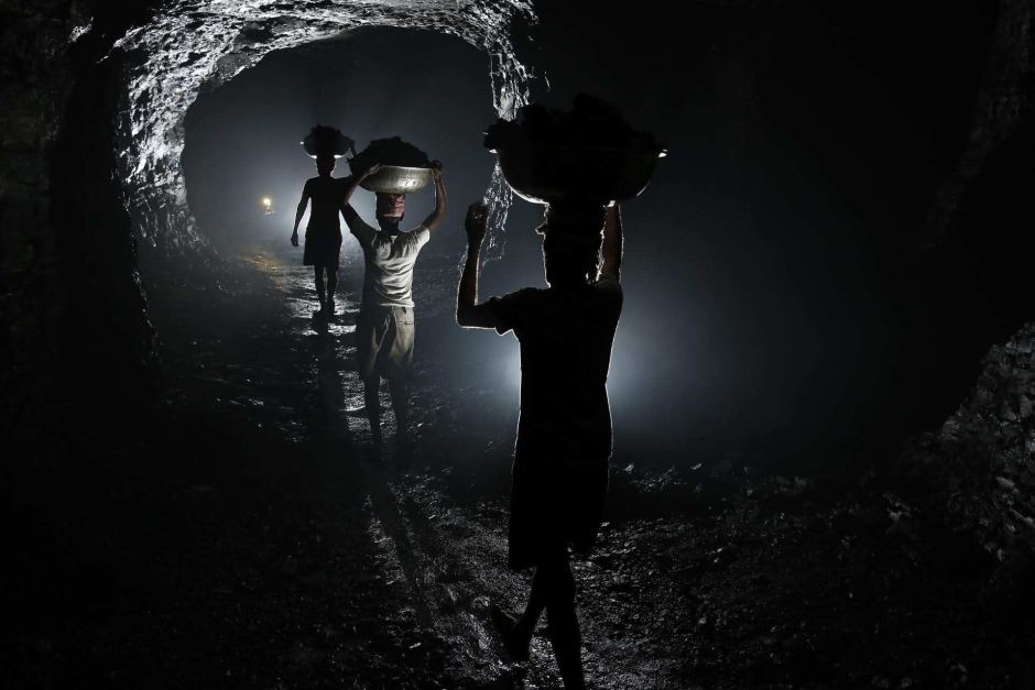 Θρίλερ στην Ινδία: 13 εργάτες εγκλωβίστηκαν σε ανθρακωρυχείο