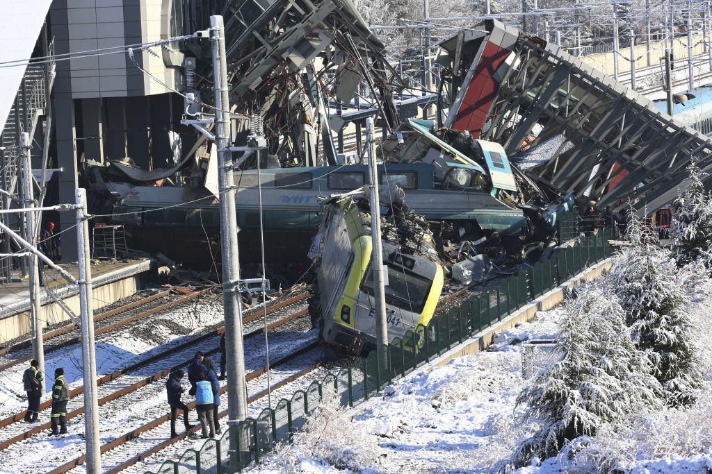 Προφυλακίστηκαν τρεις υπάλληλοι των σιδηροδρόμων για το δυστύχημα στην Άγκυρα