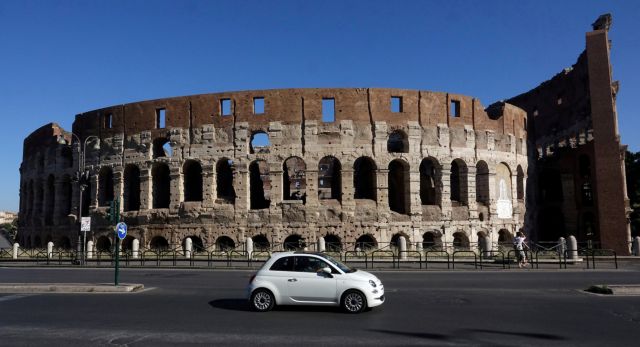 Χάος στη Ρώμη λόγω διαμαρτυρίας οδηγών τουριστικών λεωφορείων