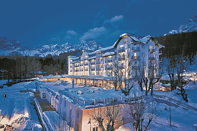 Ο Ροζ Πάνθηρας «σκαρφαλώνει» στους Δολομίτες…