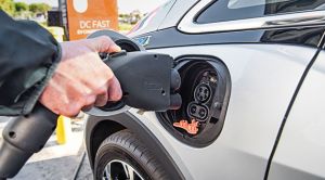 Πόσο χιλιόμετρα θα διανύουν τα ηλεκτρικά ΙΧ με τις νέες μπαταρίες