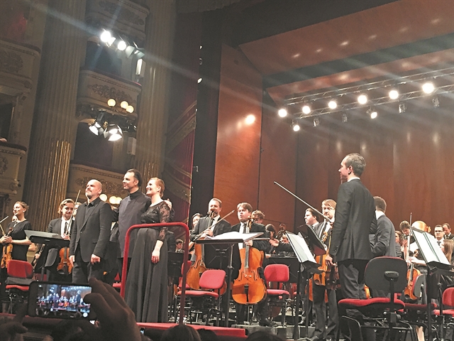 Μια νύχτα στη Σκάλα