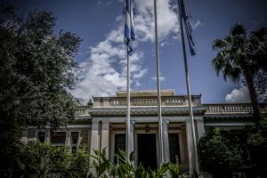 Πυρά Μαξίμου κατά Μητσοτάκη για τη Συμφωνία των Πρεσπών