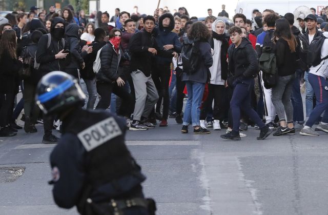 Γαλλία: Επεισόδια σε κινητοποιήσεις μαθητών – Δύο τραυματίες (εικόνες)