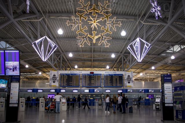 «Απογειώθηκε» η κίνηση των επιβατών στα ελληνικά αεροδρόμια