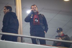 Επικό βίντεο: Ιταλός σπίκερ κλαίει για την ήττα της Μίλαν