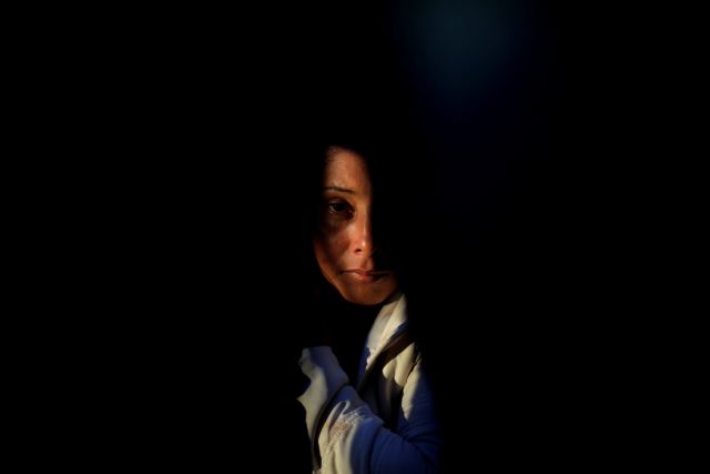 Κι όλα γύρω ξένα