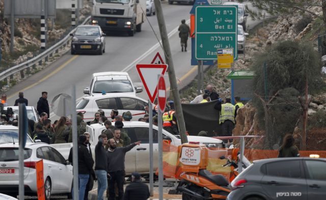 Ο ισραηλινός στρατός απέκλεισε τη Ραμάλα