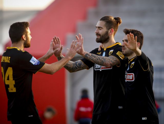 Νίκη στο Βόλο και πρωτιά για την ΑΕΚ, δεύτερη η Λαμία