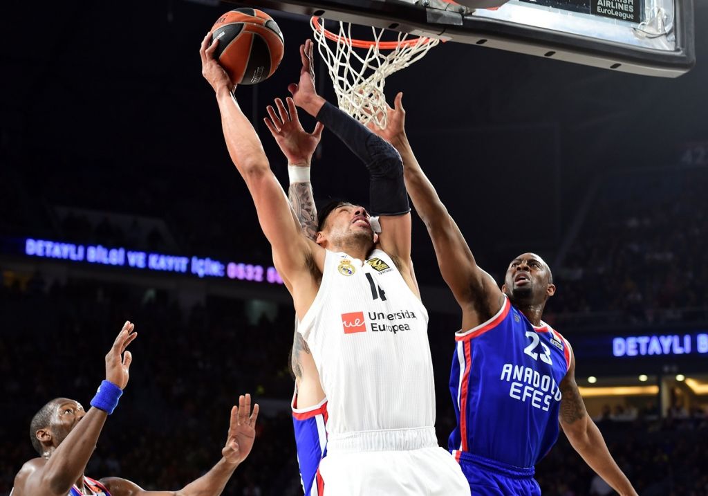 Νίκη με ανατροπή για τη Ρεάλ στην Κωνσταντινούπολη