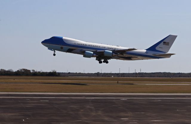 Μυστήριο με τον Τραμπ : Είδαν το Air Force One πάνω από την Ευρώπη
