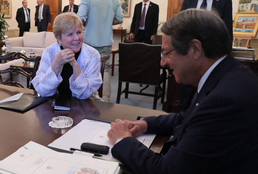 Κυπριακό: Συνάντηση Αναστασιάδη με την απεσταλμένη του ΓΓ του ΟΗΕ