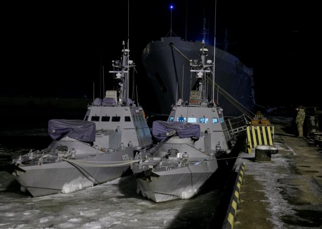 Η Ουκρανία ξαναστέλνει πολεμικά πλοία ξαναστέλνει στην Αζοφική Θάλασσα
