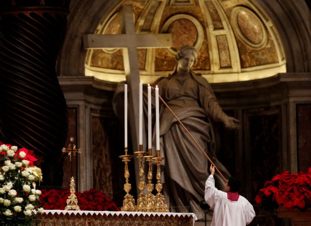 Πώς γιόρτασαν τα Χριστούγεννα σε όλο τον κόσμο