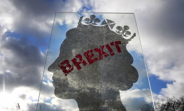 Brexit : Η Μέι προειδοποιεί να μην απορριφθεί η συμφωνία με την ΕΕ