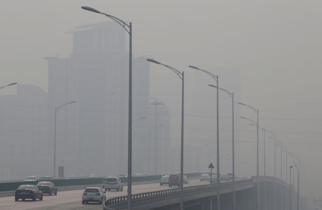 Η ατμοσφαιρική ρύπανση πνίγει την Κίνα – Καπνός καλύπτει 79 πόλεις