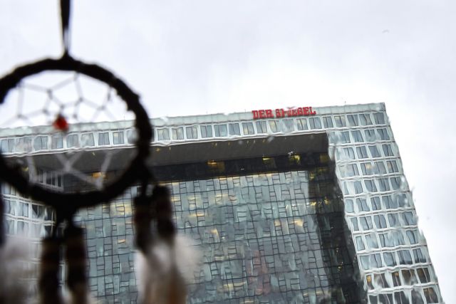 Βραβευμένος δημοσιογράφος του Der Spiegel παραποιούσε τα ρεπορτάζ του