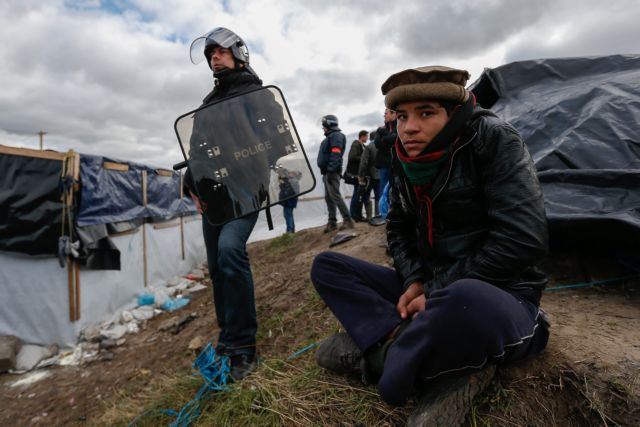 Βρετανία: Αυξήθηκαν οι απόπειρες διάπλου της Μάγχης από μετανάστες