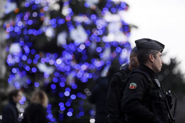 Γαλλία: Ανδρες με ψεύτικα όπλα προκάλεσαν πανικό στο αεροδρόμιο Ρουασί