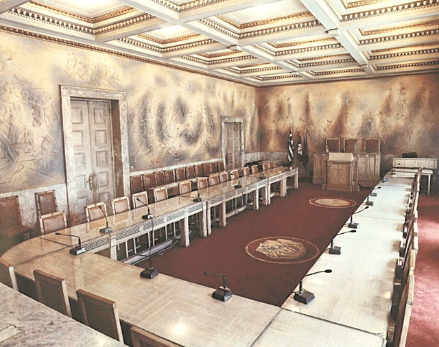 Η εκπληκτική ιστορία του Δημαρχείου της πλατείας Κοτζιά – Στο φως οι θησαυροί του