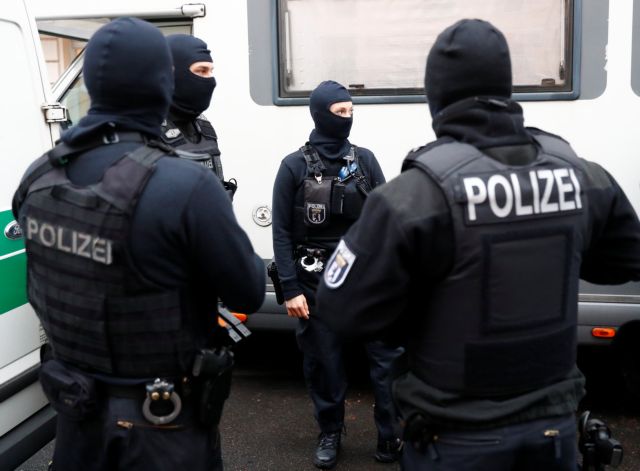 Γερμανία: Διευρύνονται οι έρευνες για συμμετοχή αστυνομικών σε ακροδεξιό πυρήνα