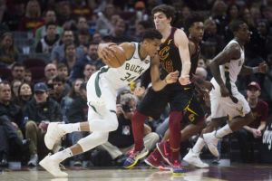 Ο Αντετοκούνμπο «εκτέλεσε» το Κλίβελαντ