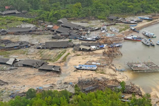 Τσουνάμι στην Ινδονησία : Στους 373 οι νεκροί