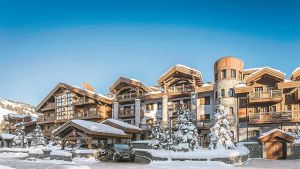 Αράχοβα, Courchevel, το ρεβεγιόν πολλών αστέρων στην Αθήνα