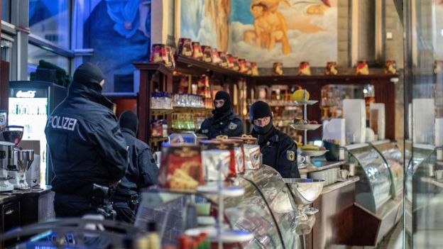Αποφασιστικό χτύπημα κατά της ιταλικής μαφίας – Δεκάδες συλλήψεις