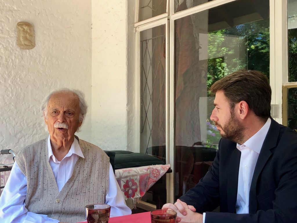 Ο Νίκος Ανδρουλάκης συναντά τον δικηγόρο του Ν. Μαντέλα