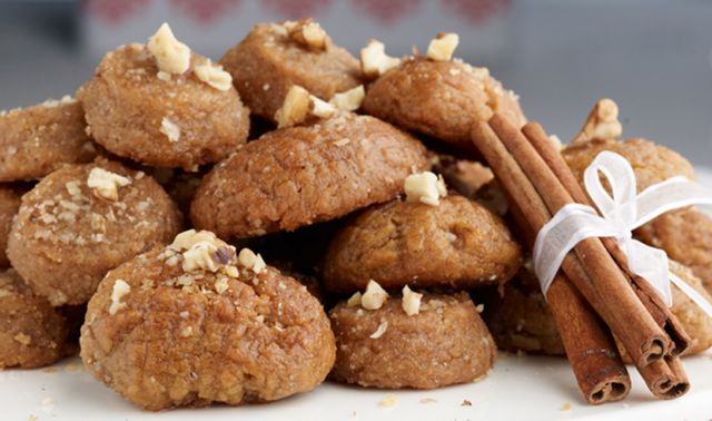 Η απάντηση της Κομισιόν για την… απαγόρευση μελομακάρονων