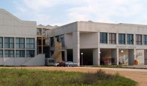 Νομική Κομοτηνής : Αντιδρά με λουκέτο στην ίδρυση Νομικής στην Πάτρα