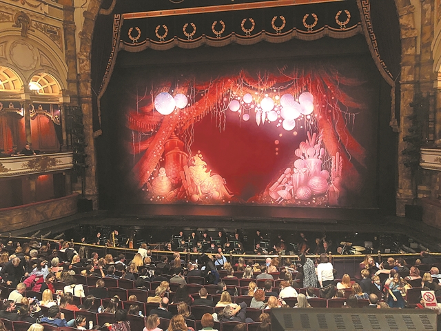 Ο «Καρυοθραύστης» δημιουργεί χαμό στο Λονδίνο