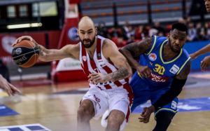 Νίκη με φοβερή ανατροπή για τον Ολυμπιακό, 92-69 το Περιστέρι